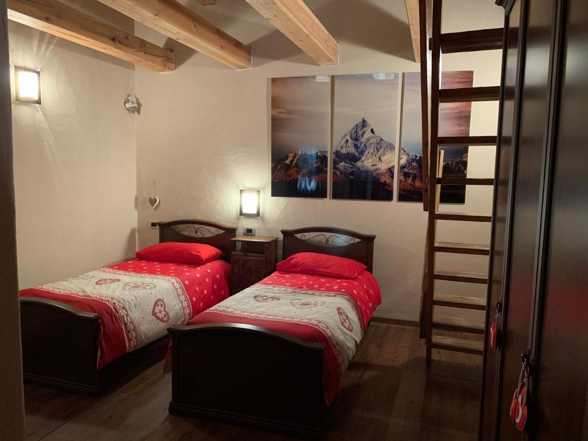 La Maison De Deni Aymavilles Luaran gambar