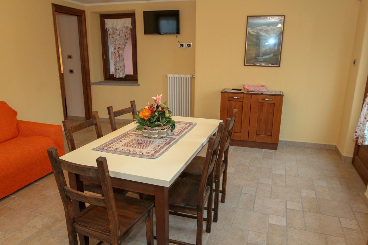 La Maison De Deni Aymavilles Luaran gambar