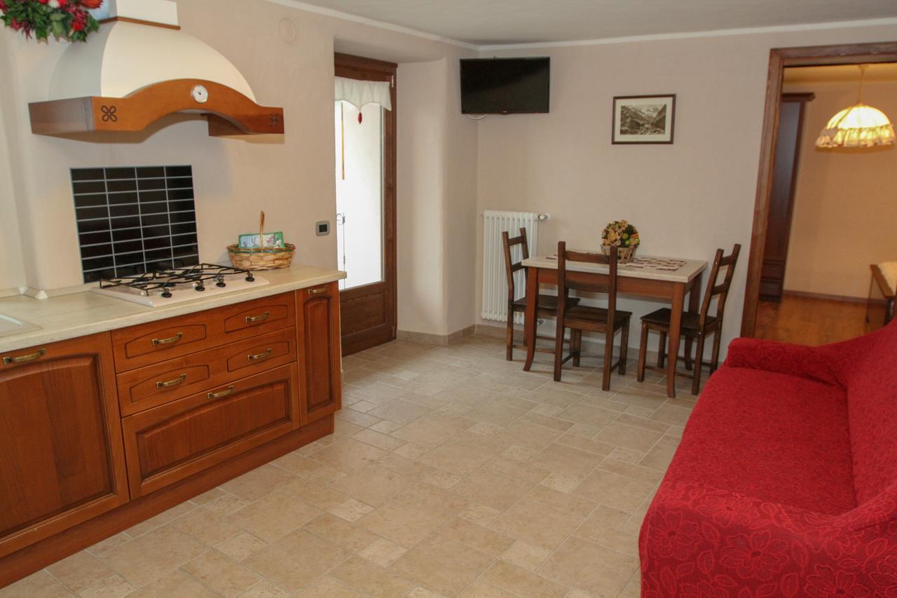 La Maison De Deni Aymavilles Luaran gambar