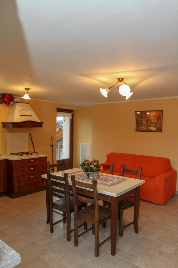 La Maison De Deni Aymavilles Luaran gambar
