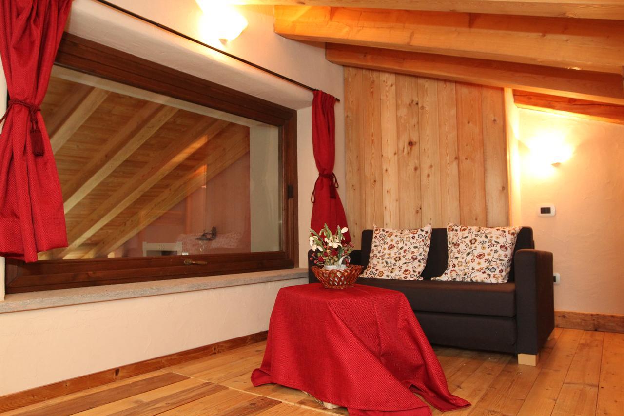 La Maison De Deni Aymavilles Luaran gambar