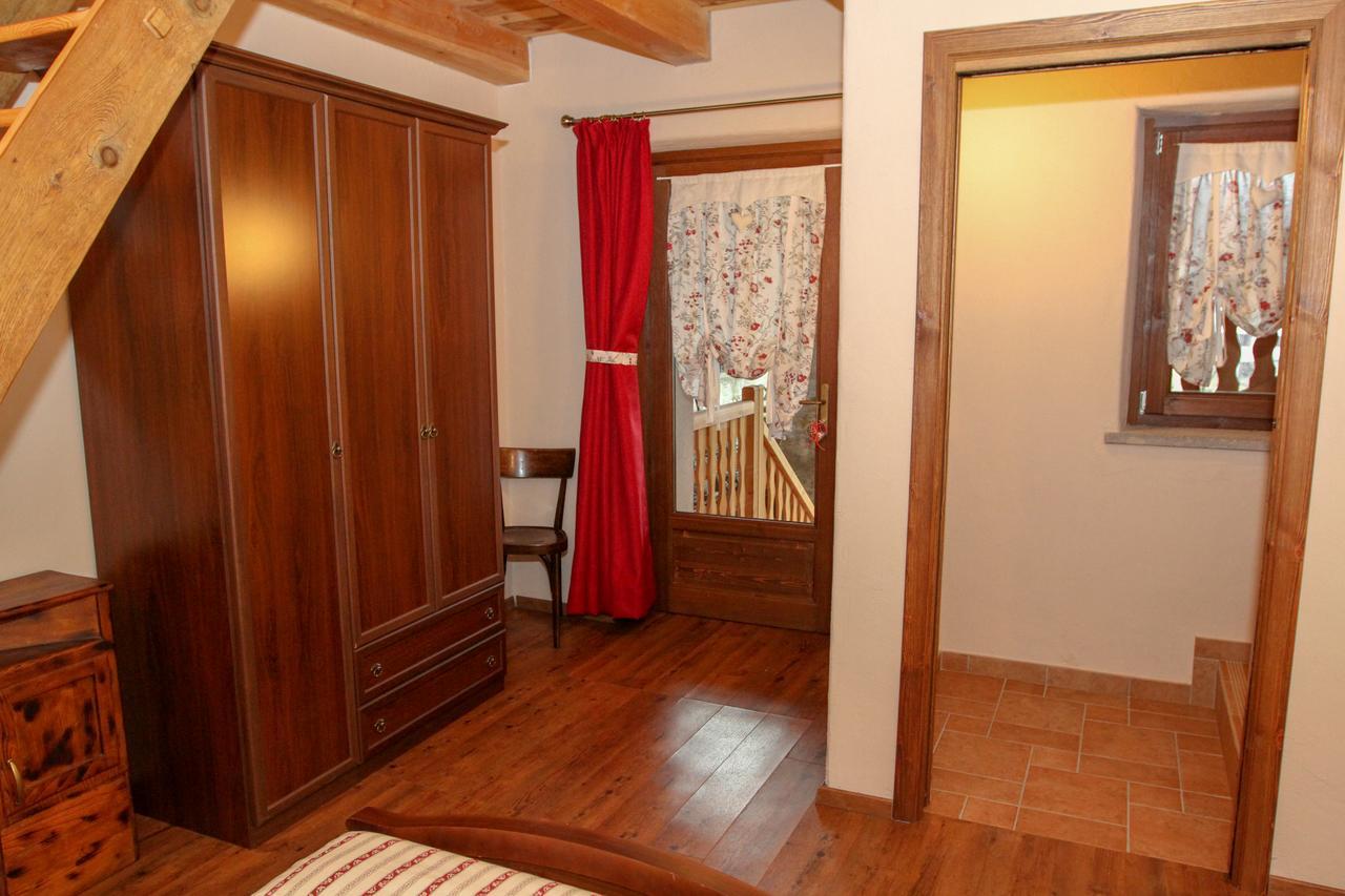 La Maison De Deni Aymavilles Luaran gambar